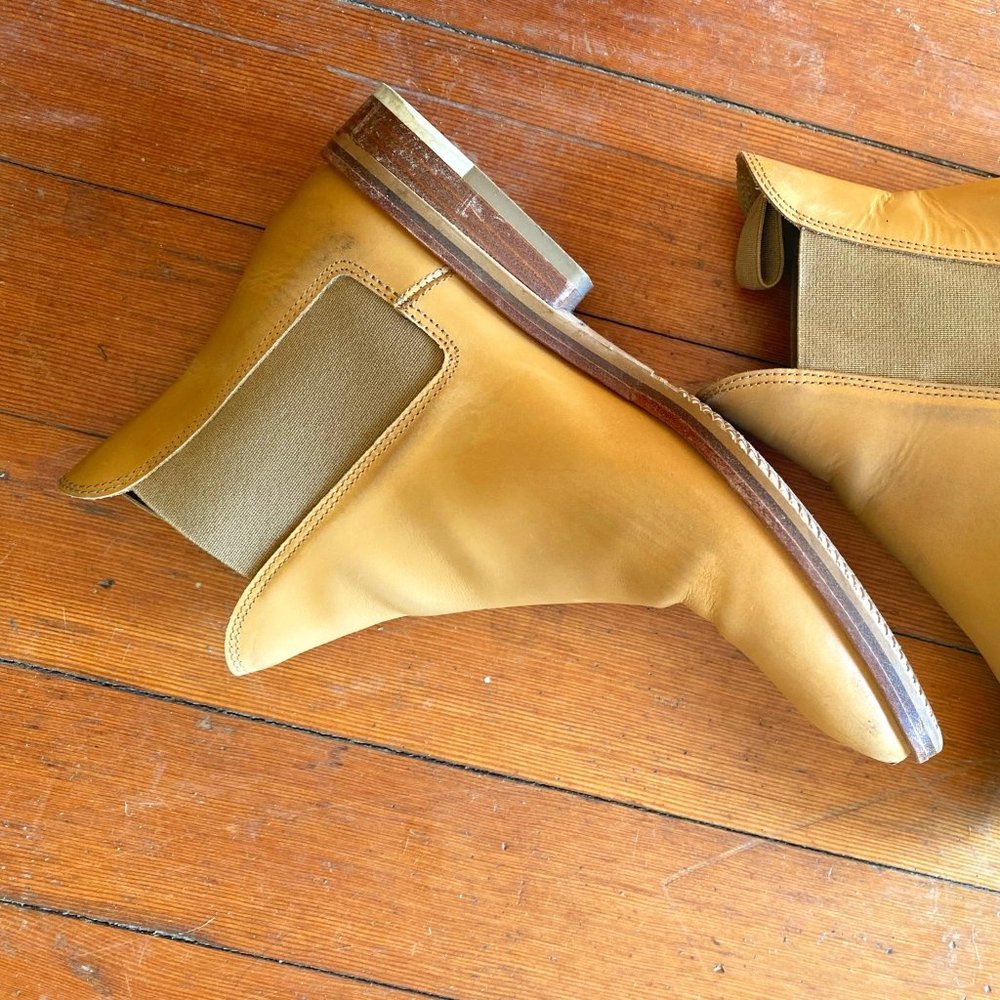 Everlane Modern Chelsea Boot in Camel Sz 5.5